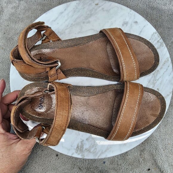 Teva Shoes Womens Size 7.5 Ysidro Brown Leather Sandals *GUC* - Picture 9 of 12